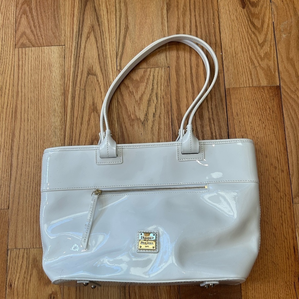 Chic Dooney & Bourke White Leather Tote with Gold Accents - Picture 2 of 15